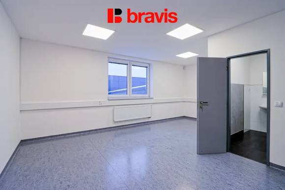 Podnájem kanceláře 29,5m² v nové administrativní budově v Popůvkách u Brna
