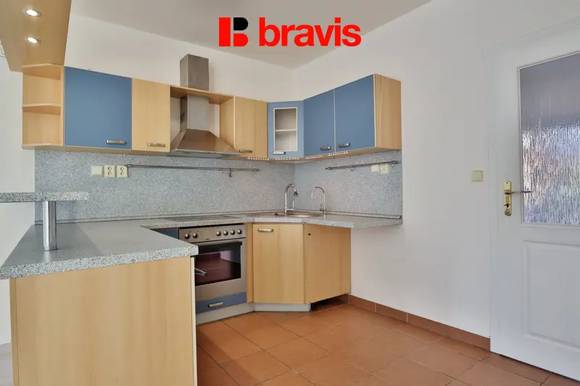 Pronájem RD 4+kk, Moravany u Brna, zahrada, terasa, garáž, šatna
