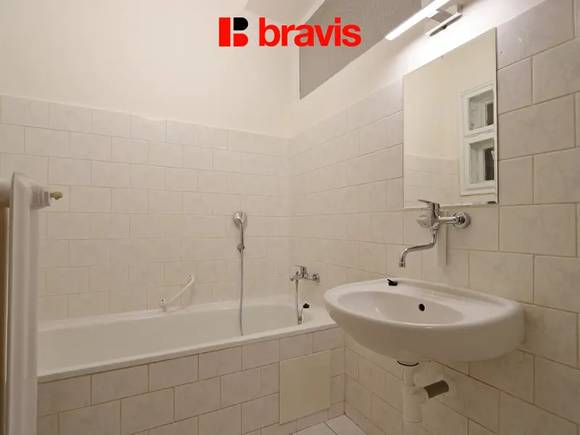 Pronájem bytu 1+1, Brno - střed, ul. Kounicova, balkon, částečně zařízený, po rekonstrukci