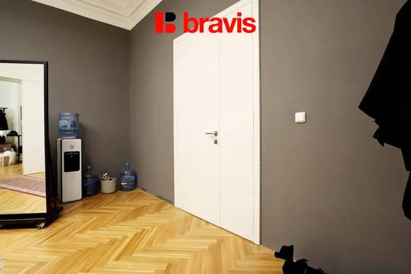 Pronájem reprezentativní kanceláře, 25,1 m2 + 12,95 m2, v historickém jádru Brna na Zelném trhu