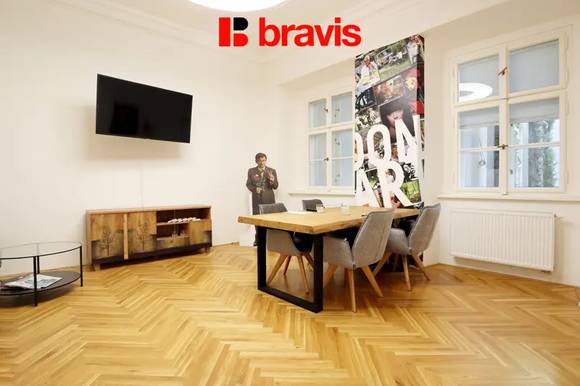 Pronájem reprezentativní kanceláře, 25,1 m2 + 12,95 m2, v historickém jádru Brna na Zelném trhu