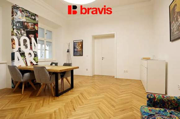 Pronájem reprezentativní kanceláře, 25,1 m2 + 12,95 m2, v historickém jádru Brna na Zelném trhu
