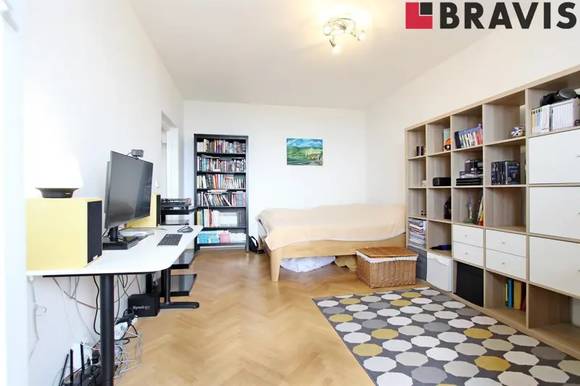 Pronájem bytu 1+1, ul. Loosova, Brno - Lesná, sklep, po rekonstrukci, zařízený