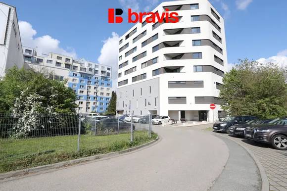 Pronájem bytu/ateliéru 1+kk, ul. tř. gen. Píky, Brno - Černá pole