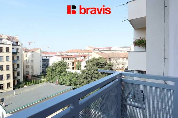 Pronájem bytu 1+kk, Brno - střed, ul. Kounicova, částečně zařízený, balkon, komora, výhled na hrad Špilberk