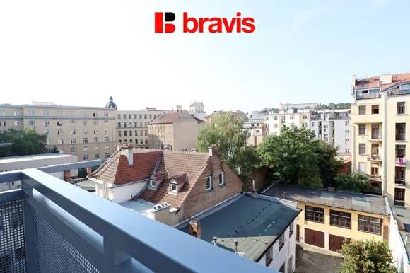 Pronájem bytu 1+kk, Brno - střed, ul. Kounicova, částečně zařízený, balkon, komora, výhled na hrad Špilberk