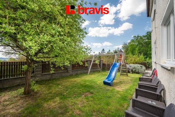 Prodej rodinného domu - Lysice - zahrada 999 m² - 3 bytové jednotky