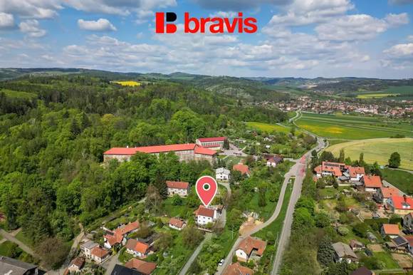 Prodej rodinného domu - Lysice - zahrada 999 m² - 3 bytové jednotky