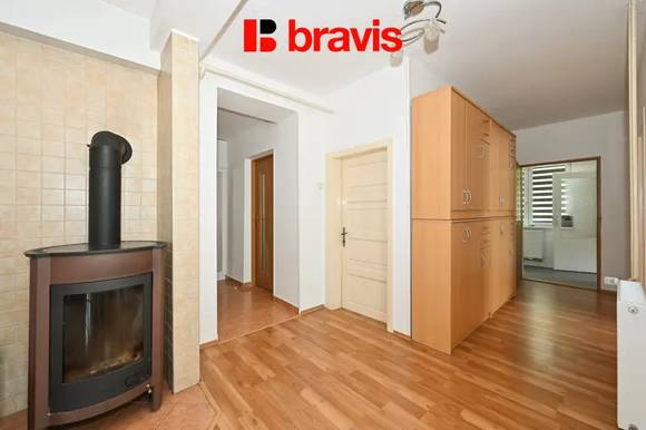 Prodej rodinného domu - Lysice - zahrada 999 m² - 3 bytové jednotky