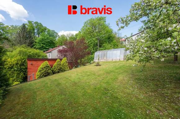 Prodej rodinného domu - Lysice - zahrada 999 m² - 3 bytové jednotky