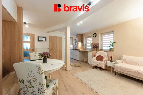 Prodej rodinného domu - Lysice - zahrada 999 m² - 3 bytové jednotky