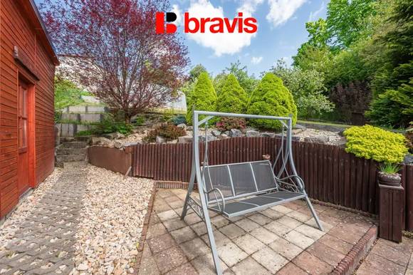 Prodej rodinného domu - Lysice - zahrada 999 m² - 3 bytové jednotky