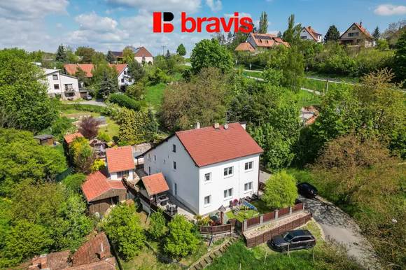 Prodej rodinného domu - Lysice - zahrada 999 m² - 3 bytové jednotky