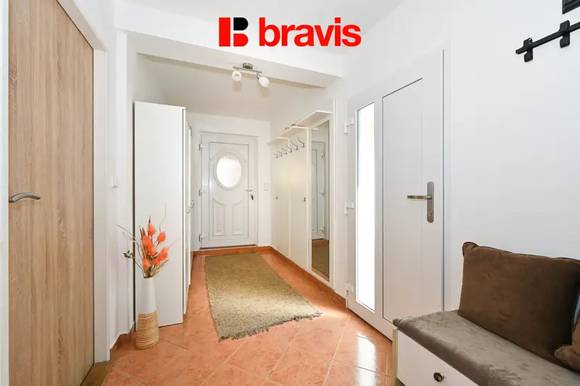 Prodej rodinného domu - Lysice - zahrada 999 m² - 3 bytové jednotky