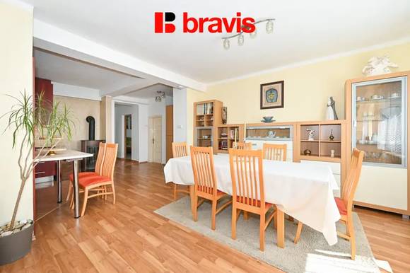 Prodej rodinného domu - Lysice - zahrada 999 m² - 3 bytové jednotky