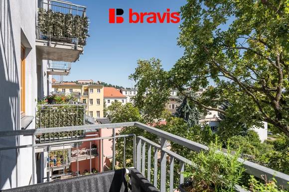Prostorný 2+kk 70 m² se 2 balkony, 2 šatnami, sklepem a garážovým stáním, 5. podlaží, ulice Vídeňská – Brno–Štýřice