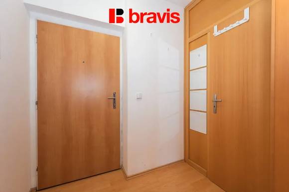 Prostorný 2+kk 70 m² se 2 balkony, 2 šatnami, sklepem a garážovým stáním, 5. podlaží, ulice Vídeňská – Brno–Štýřice