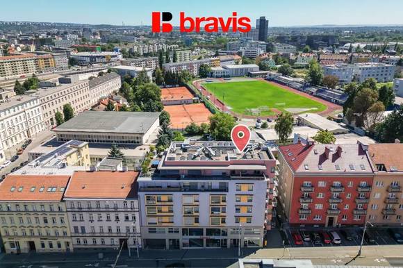Prostorný 2+kk 70 m² se 2 balkony, 2 šatnami, sklepem a garážovým stáním, 5. podlaží, ulice Vídeňská – Brno–Štýřice