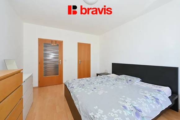 Prostorný 2+kk 70 m² se 2 balkony, 2 šatnami, sklepem a garážovým stáním, 5. podlaží, ulice Vídeňská – Brno–Štýřice