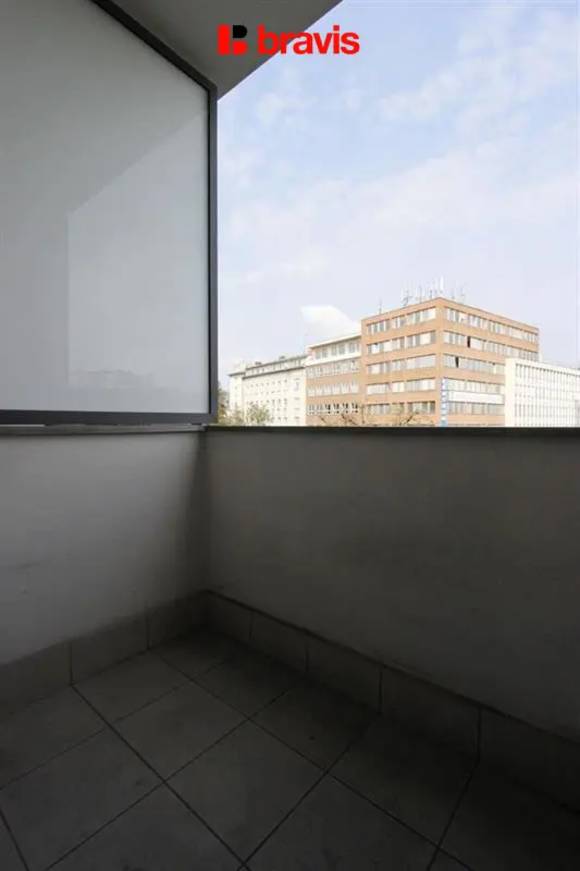 Pronájem bytu 1+1, Brno - střed, ul. Kounicova, balkon, částečně zařízený