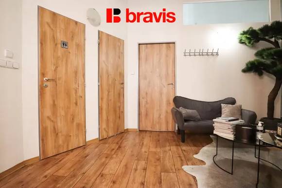 Prodej komerčního prostoru, ul. Veveří, Brno - Veveří, parkovací stání, výloha