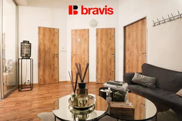 Prodej komerčního prostoru, ul. Veveří, Brno - Veveří, parkovací stání, výloha