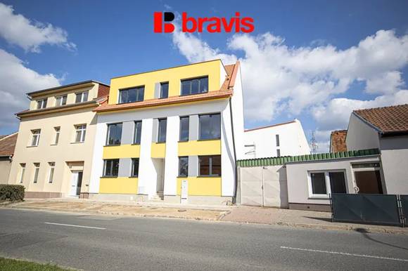Prodej novostavby bytu 1+kk, ulice Charbulova, Brno - Černovice, parkování