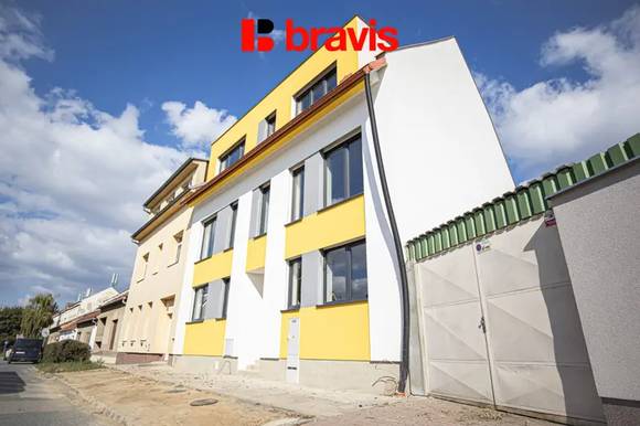 Prodej novostavby bytu 1+kk, ulice Charbulova, Brno - Černovice, parkování