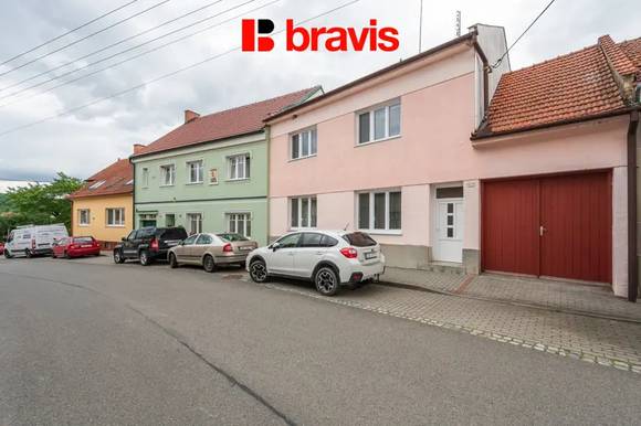 Prodej rodinného domu, Podolí u Brna, zahrada 906m2, parkování