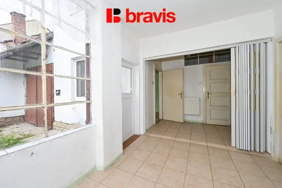 Prodej rodinného domu, Podolí u Brna, zahrada 906m2, parkování