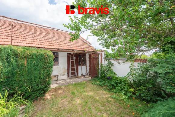 Prodej rodinného domu, Podolí u Brna, zahrada 906m2, parkování