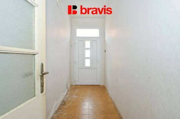 Prodej rodinného domu, Podolí u Brna, zahrada 906m2, parkování