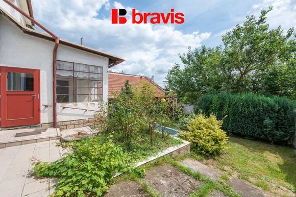 Prodej rodinného domu, Podolí u Brna, zahrada 906m2, parkování