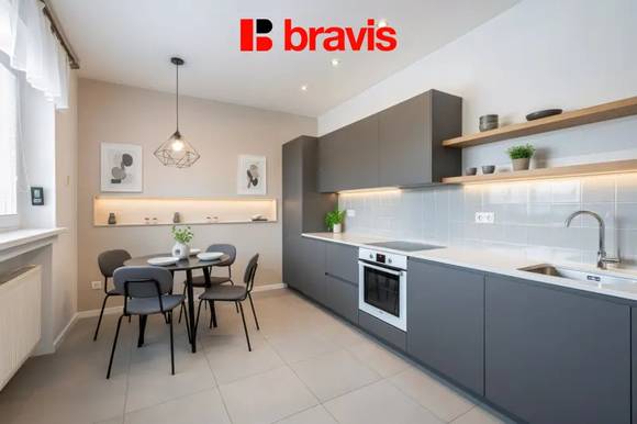 Prodej rodinného domu, Podolí u Brna, zahrada 906m2, parkování