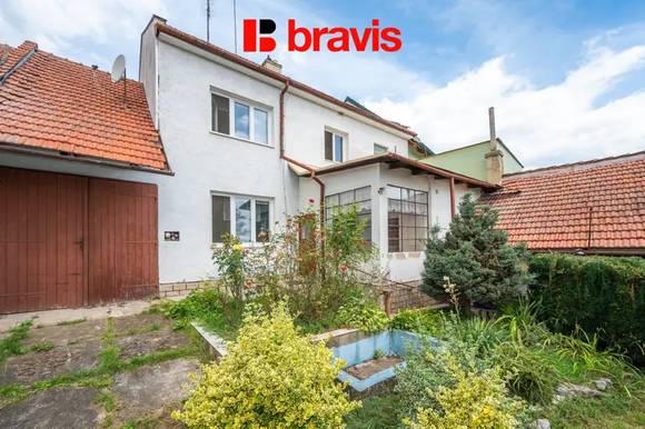 Prodej rodinného domu, Podolí u Brna, zahrada 906m2, parkování