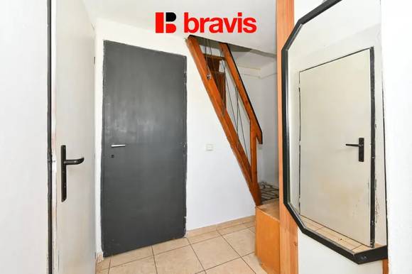 Prodej chaty u Brněnské přehrady, zahrada, vlastní pozemek