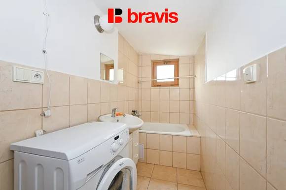 Prodej chaty u Brněnské přehrady, zahrada, vlastní pozemek