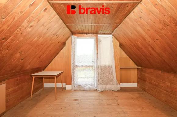 Prodej chaty u Brněnské přehrady, zahrada, vlastní pozemek