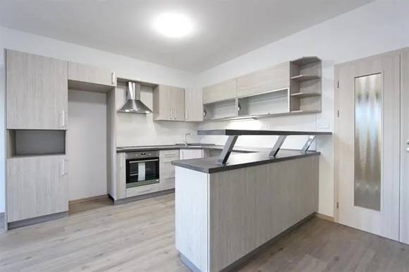 Pronájem bytu 2+kk, ul. Kuřimská, Brno - Řečkovice, terasa, vyhrazené parkování, v blízkosti Technologického parku