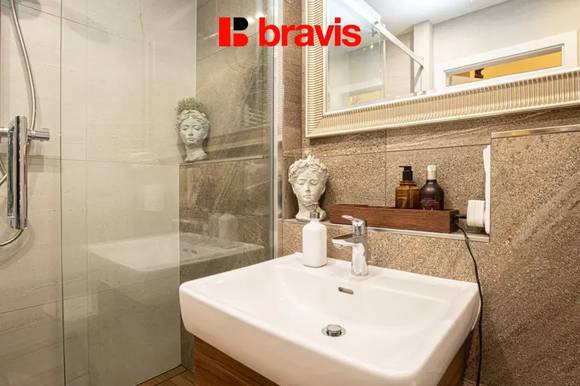 Prodej bytové jednotky 2+kk, ul. Jircháře, Brno- Staré Brno, po celkové rekonstrukci, sklep, šatna