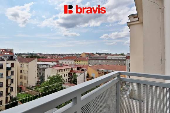 Pronájem bytu 1+kk, Brno - střed, ul. Kounicova, částečně zařízený, balkon, komora, výhled na hrad Špilberk