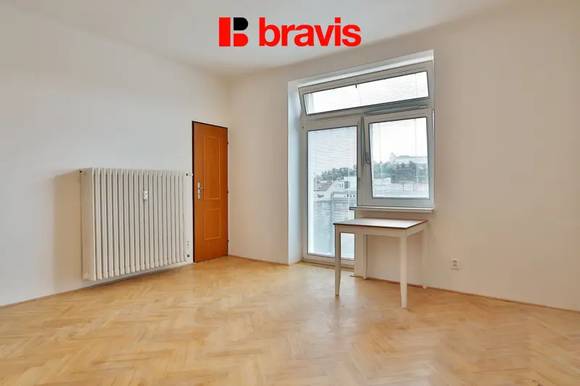 Pronájem bytu 1+kk, Brno - střed, ul. Kounicova, částečně zařízený, balkon, komora, výhled na hrad Špilberk
