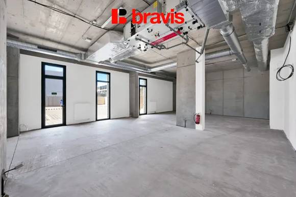 Moderní, nadčasový industriální prostor, 173 m2, možnost dokoupení parkovacích stání, blízko dálnice i centra města