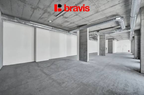 Moderní, nadčasový industriální prostor, 173 m2, možnost dokoupení parkovacích stání, blízko dálnice i centra města