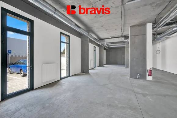 Moderní, nadčasový industriální prostor, 173 m2, možnost dokoupení parkovacích stání, blízko dálnice i centra města