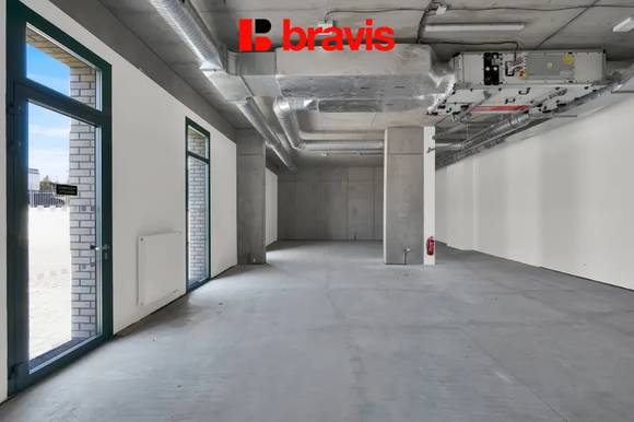 Moderní, nadčasový industriální prostor, 173 m2, možnost dokoupení parkovacích stání, blízko dálnice i centra města