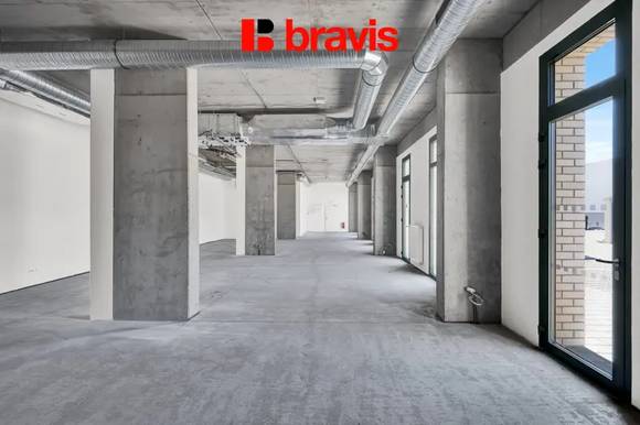 Moderní, nadčasový industriální prostor, 173 m2, možnost dokoupení parkovacích stání, blízko dálnice i centra města