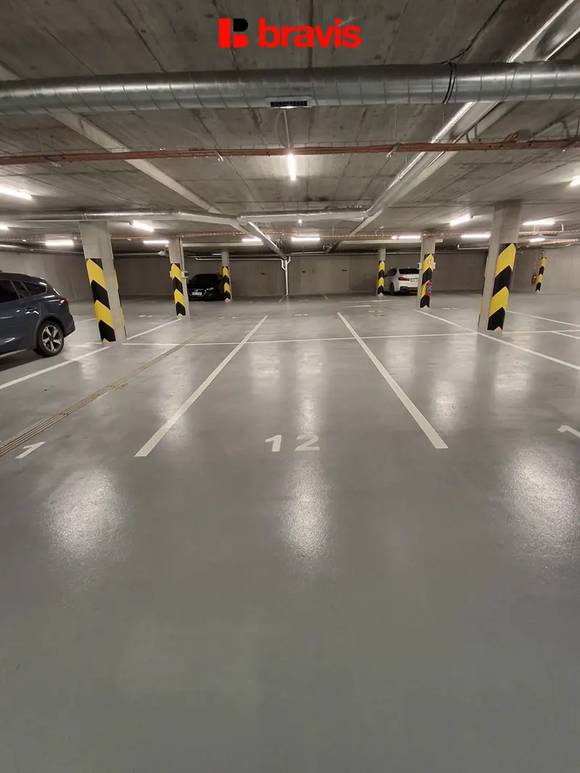 Pronájem garážového stání v bytovém domě Rybářka, ulice Rybářská, Brno - Staré Brno.