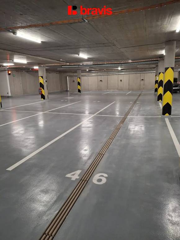 Pronájem garážového stání v bytovém domě Rybářka, ulice Rybářská, Brno - Staré Brno.