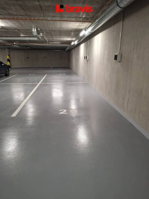 Pronájem garážového stání v bytovém domě Rybářka, ulice Rybářská, Brno - Staré Brno.